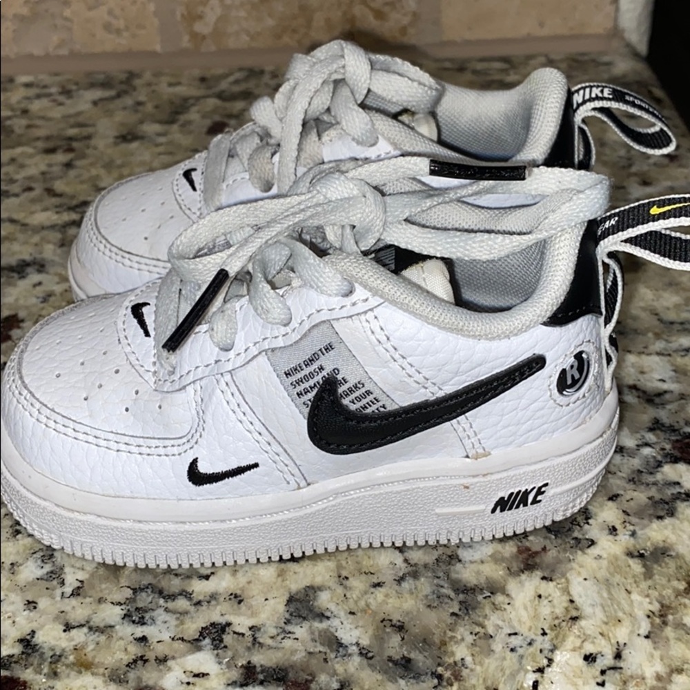 Like new toddler air forces